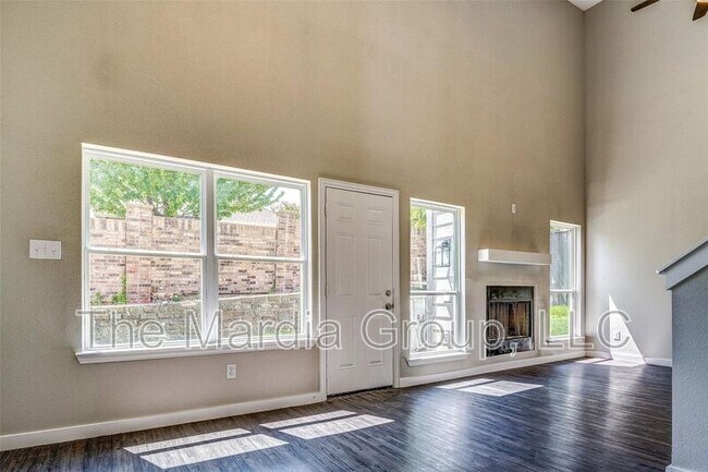 Building Photo - 1110 Woburn Dr