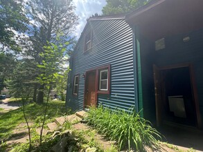 Building Photo - Click the “Apply Now” button or email wapmrentals@gmail.com for a prompt response.