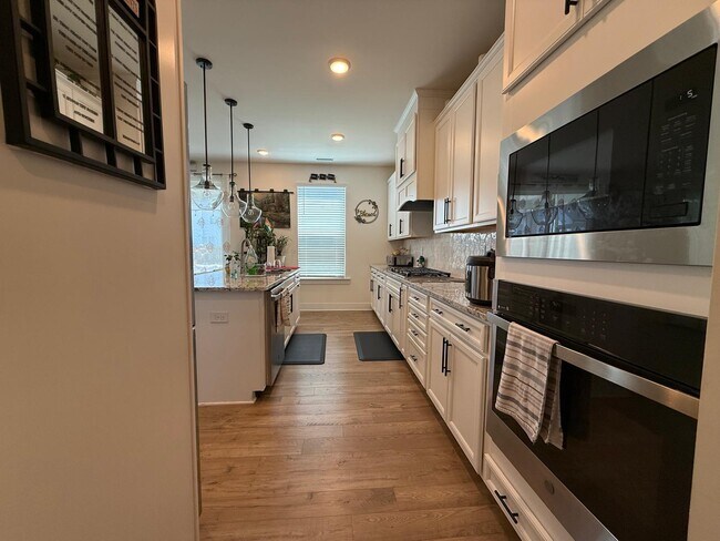 Building Photo - 113 Gabbro Pl