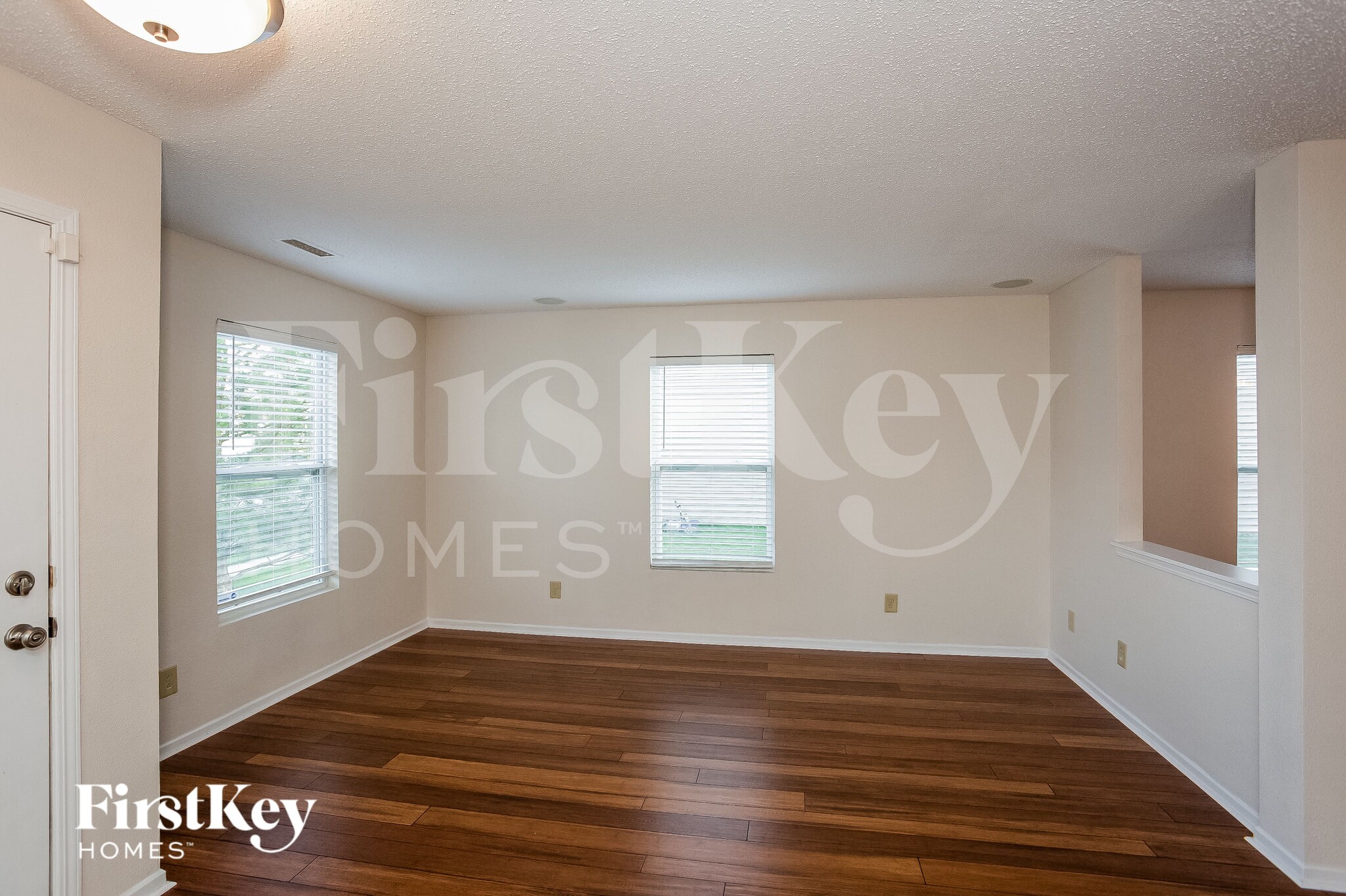Building Photo - 15393 Border Dr