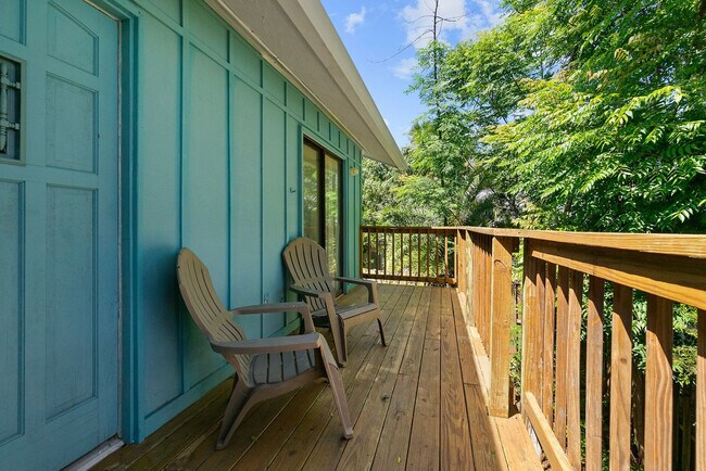 Building Photo - 152 Manresa Rd