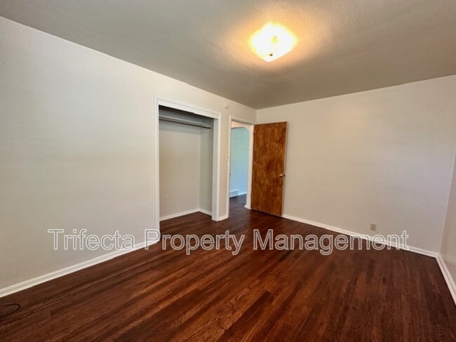 Building Photo - 622 Miller Dr