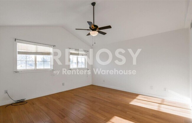 Building Photo - Modern Comfort and a Garage in Prime Aurora Location