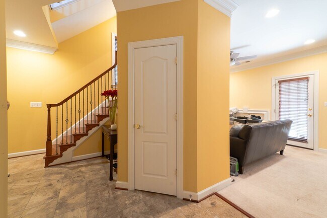 Building Photo - Well Appointed 3 Bedroom 3.5 Bath Townhome...