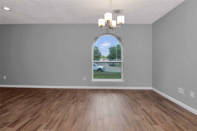 Building Photo - 12811 Golden Tee Ln