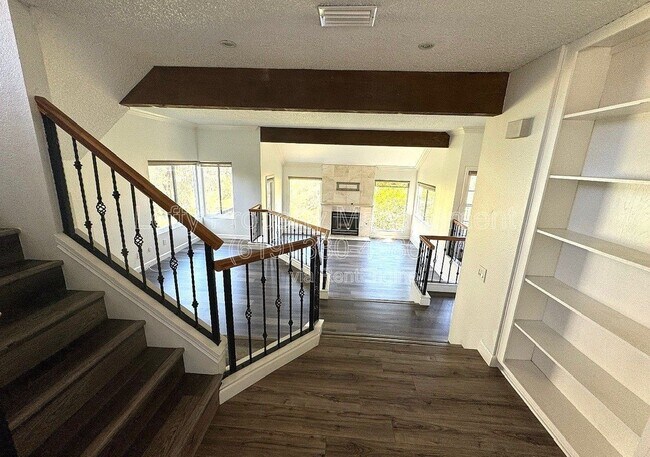 Building Photo - 4629 Villas Ct