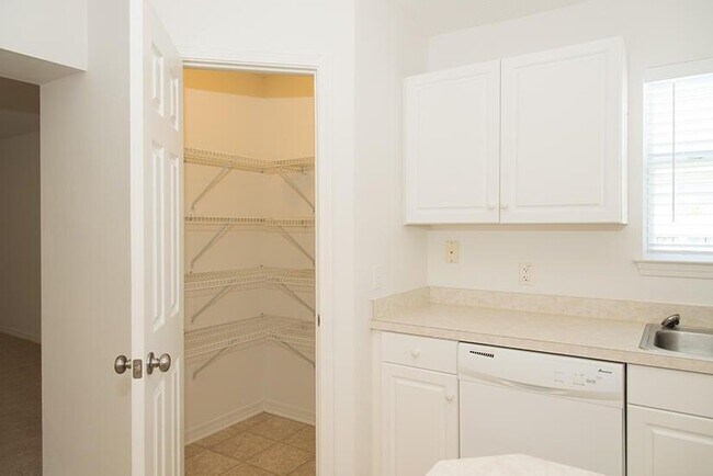 Building Photo - 9559 Parker Pl Dr
