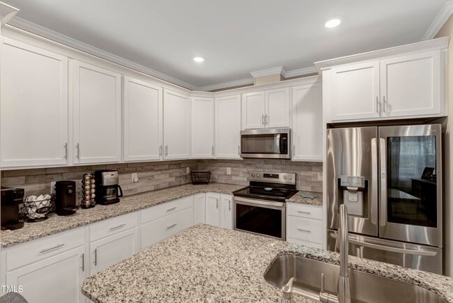 Building Photo - 375 Alcock Ln