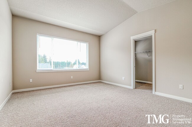 Building Photo - New Construction 3 Bed 2.5 Bath Townhome i...