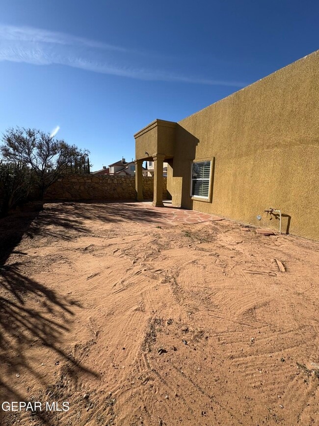 Building Photo - 4136 Tierra Venado Dr