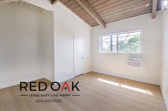 Building Photo - 7521 S Crenshaw Blvd
