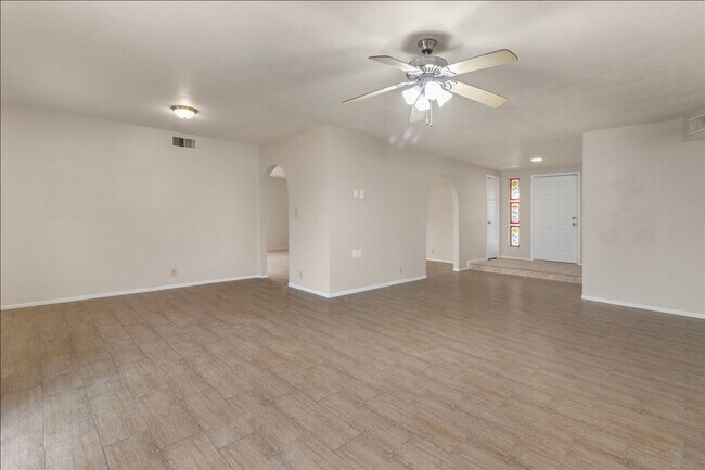 Building Photo - Spectacular Updates, 3 Bedroom 2 Bath