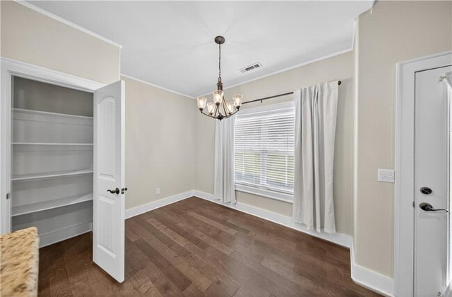 Building Photo - 1221 Chancery Ln