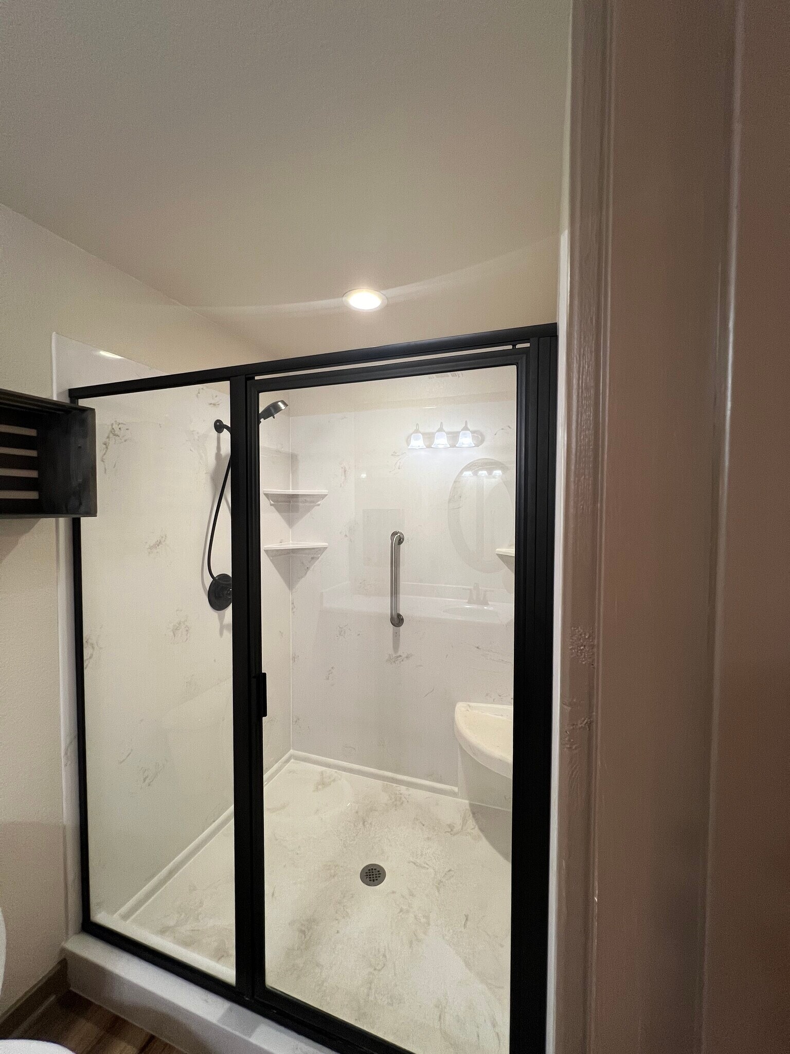 Building Photo - 306 Lux Dr