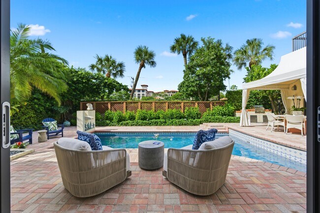 Building Photo - 264 Everglade Ave