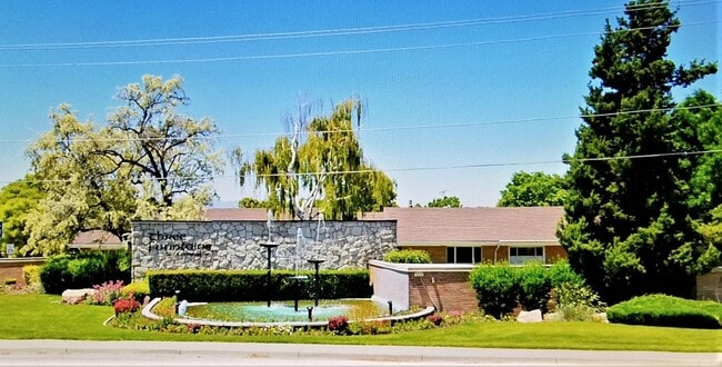 Building Photo - 3 Bedroom Townhome at Three Fountains in M...