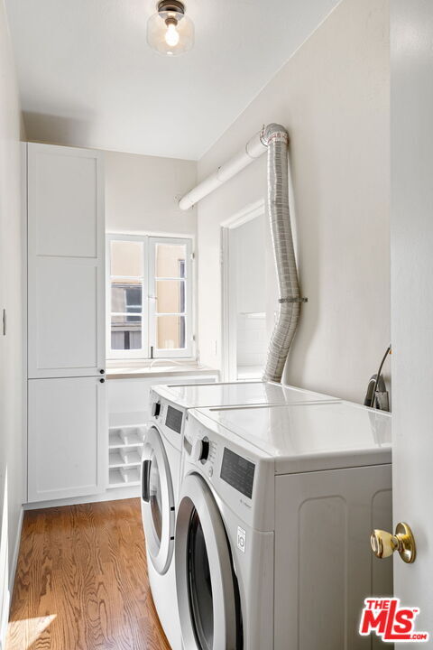 Building Photo - 1142 S Clark Dr