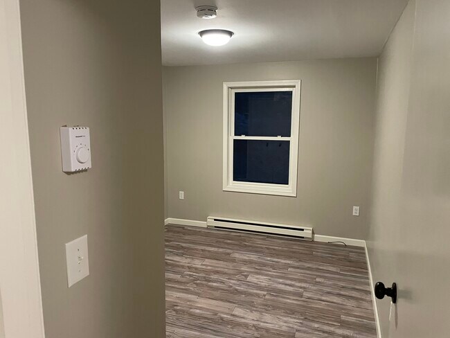 Building Photo - 23 Brook St