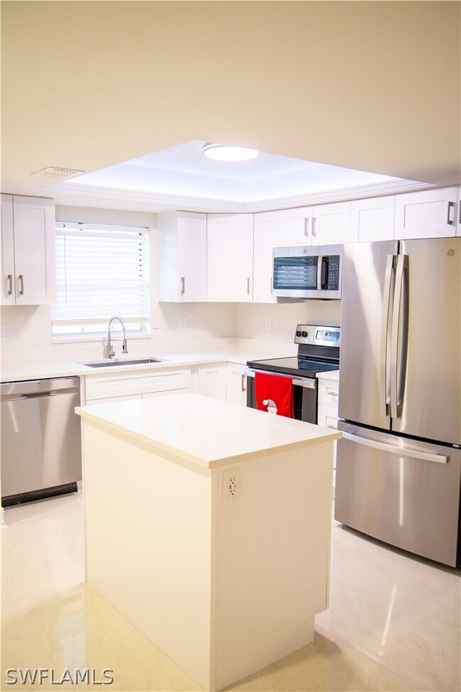 Building Photo - 28280 Pine Haven Way