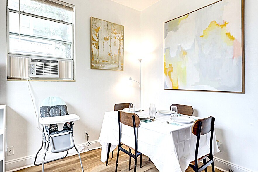 Living & Dining Room NW View - 2604 Post St