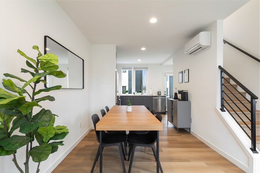 Building Photo - 7510 43rd Ave S