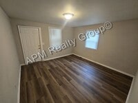Building Photo - Renovated one bedroom duplex in Melrose He...