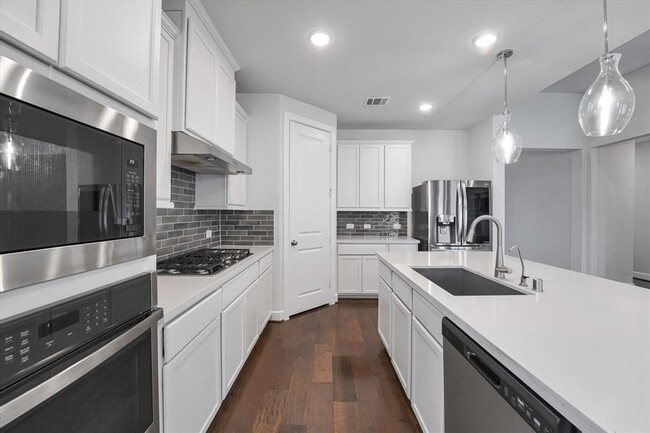 Building Photo - 6406 Prairie Landing Blvd