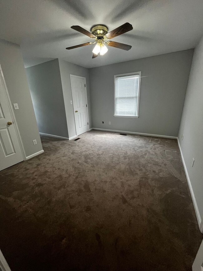 Building Photo - Three Bedroom located in the Ghent Neighborhood