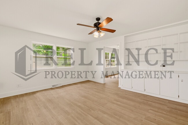 Building Photo - 535 N Park Ave