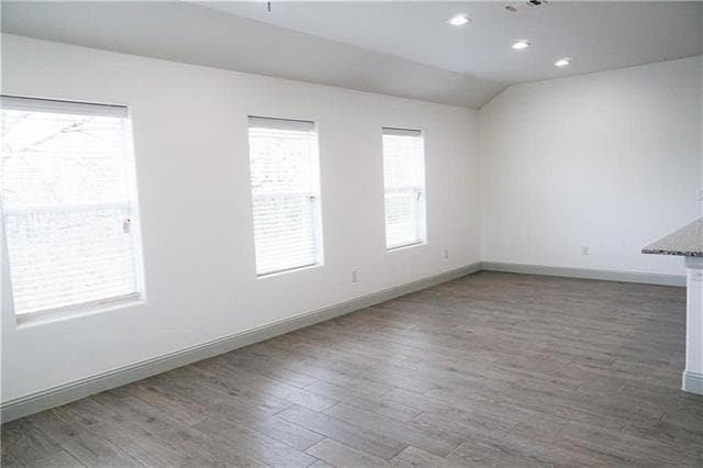 Building Photo - 424 E Nelson St