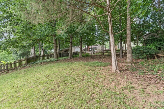 Building Photo - Beautifully Remodeled 4BR Ranch in Matthews