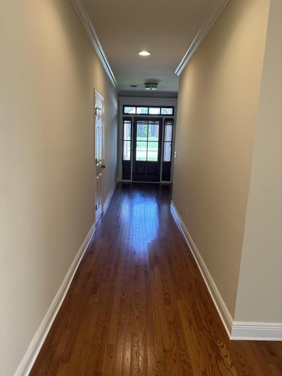 Building Photo - 711 Greenbriar Dr