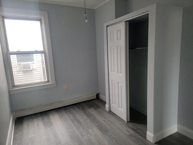 Building Photo - 291 Cator Ave