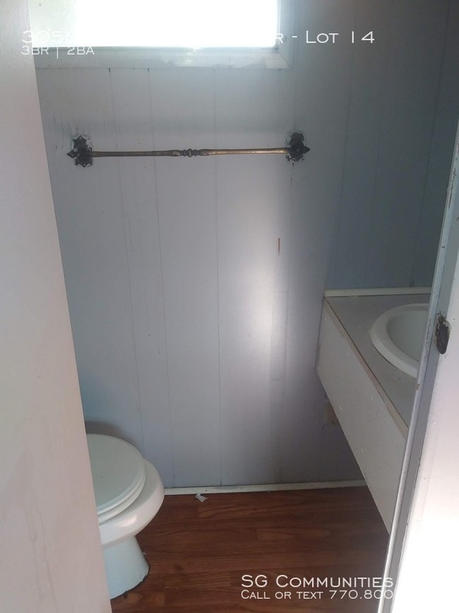 Building Photo - 3050 Carriage Manor Cir