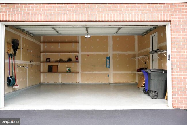 Building Photo - 9013 Melody Dr