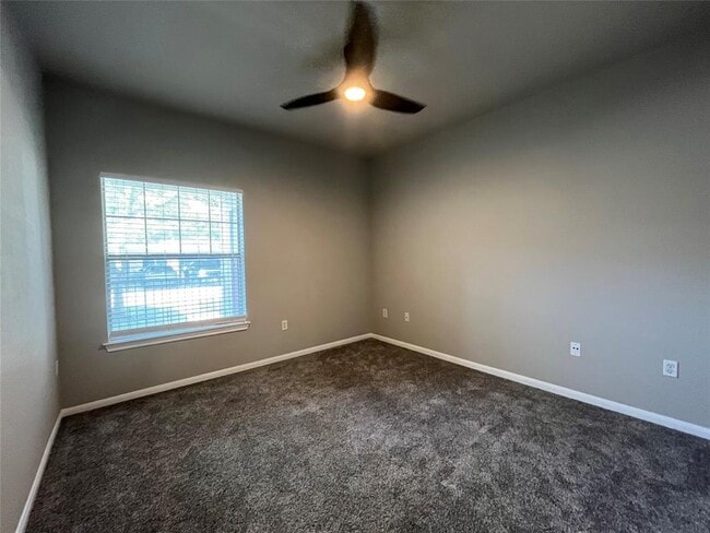 Building Photo - 2320 Gracy Farms Ln