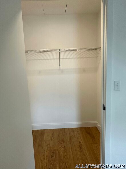 Building Photo - 83 Gardner St