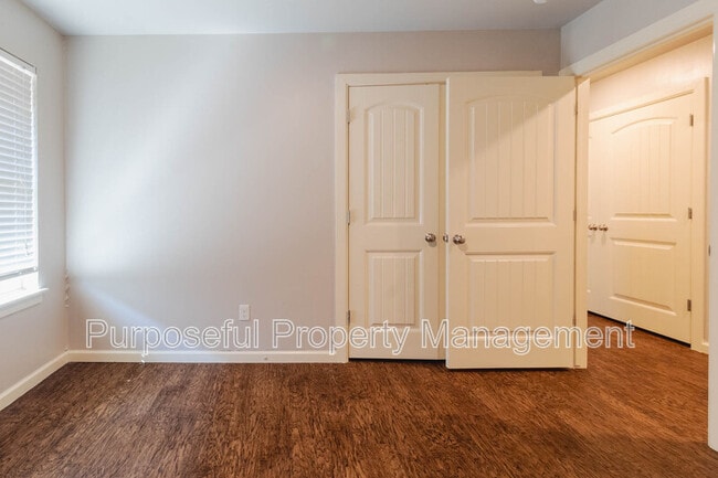 Building Photo - 4329 Edinburg Way