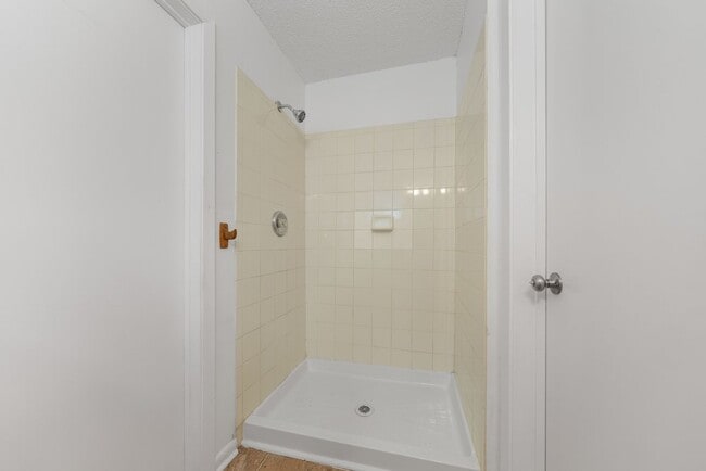Building Photo - 310 Sumner Dr