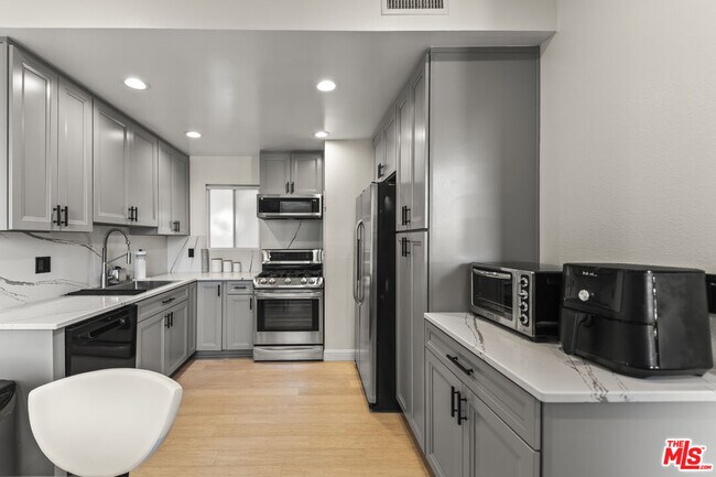 Building Photo - 8110 Manitoba St