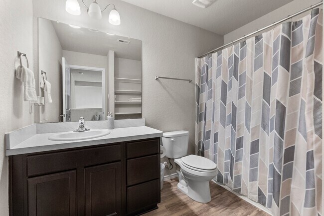 Building Photo - 18101 Woodpecker Trl