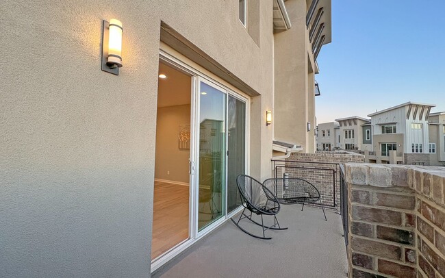 Building Photo - Beautiful contemporary design home in Bressi Ranch!