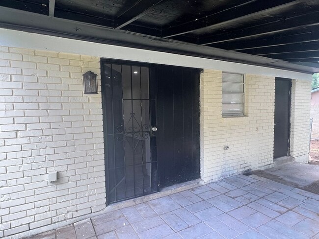 Building Photo - 3014 Nona Cir