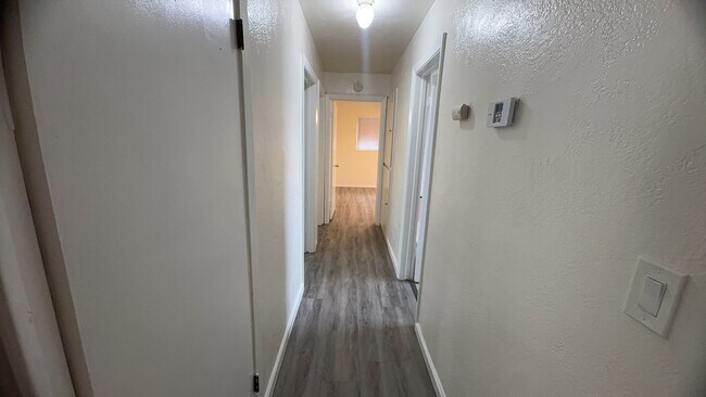 Building Photo - 418 W Lupton St