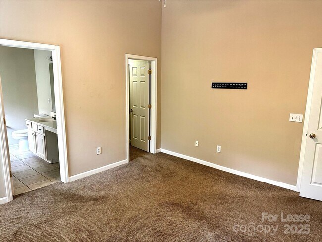 Building Photo - 8708 Laurel Run Dr