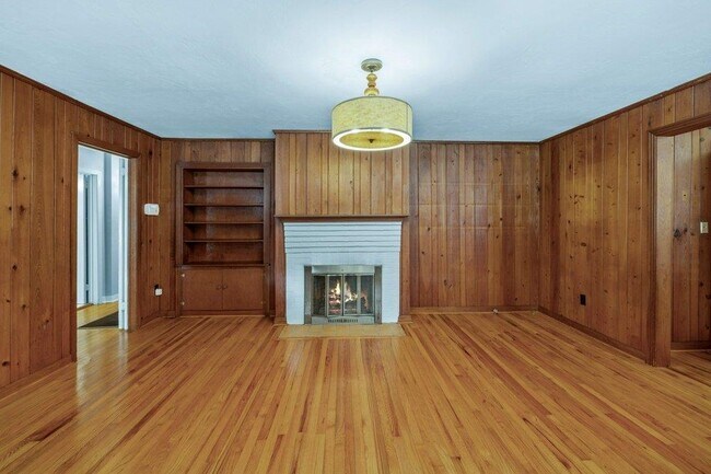 Building Photo - 1142 Old Fort Dr