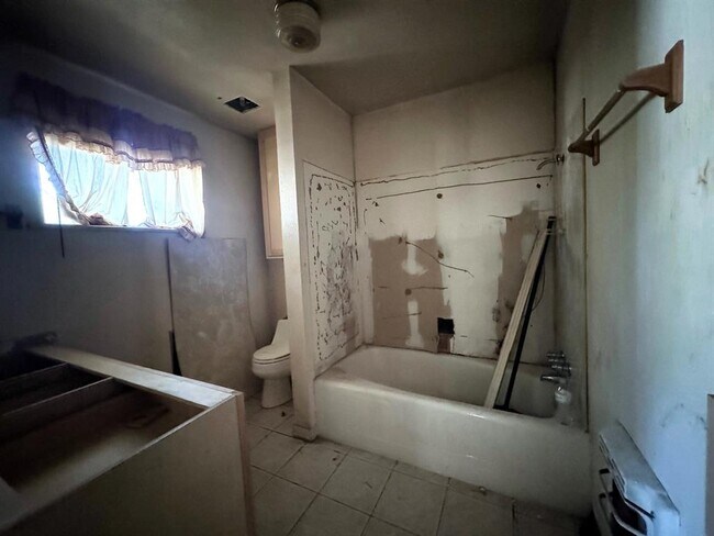 Building Photo - 1301 Cypress St
