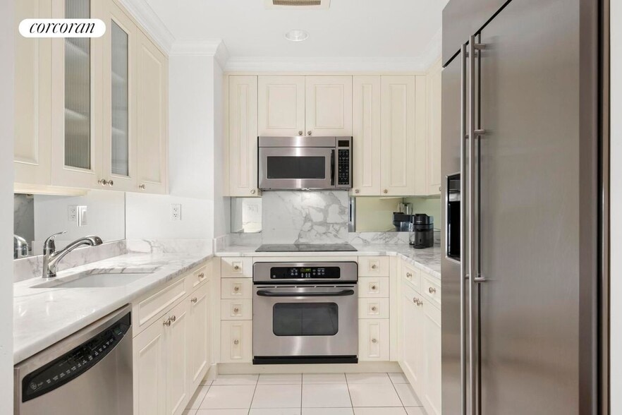 Building Photo - 502 Park Ave