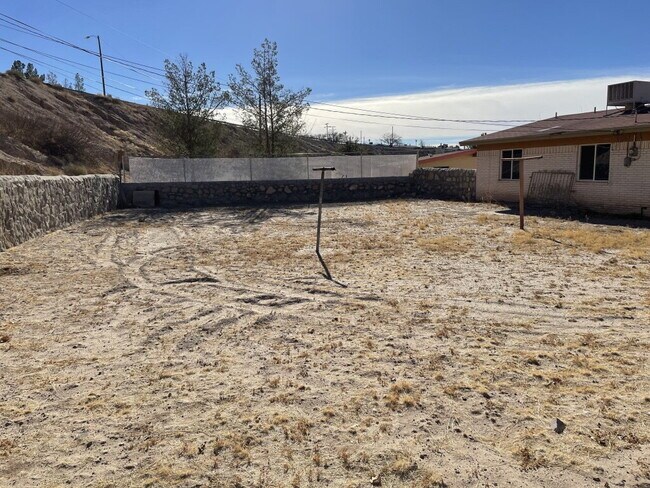 Building Photo - 8137 Staghorn Dr