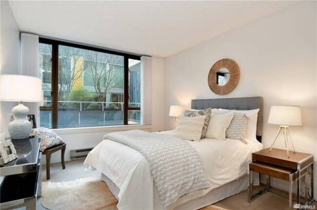 Building Photo - 2201 3rd Ave